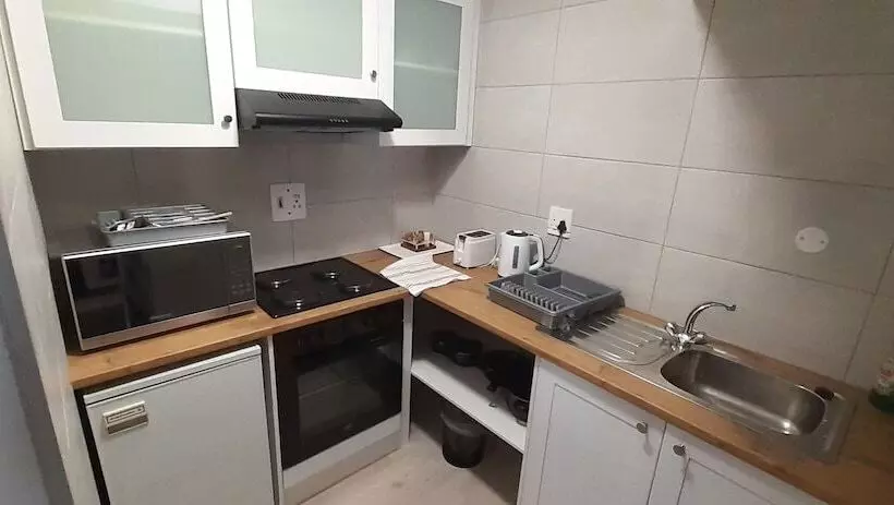 هتل Guesthouse Indongo