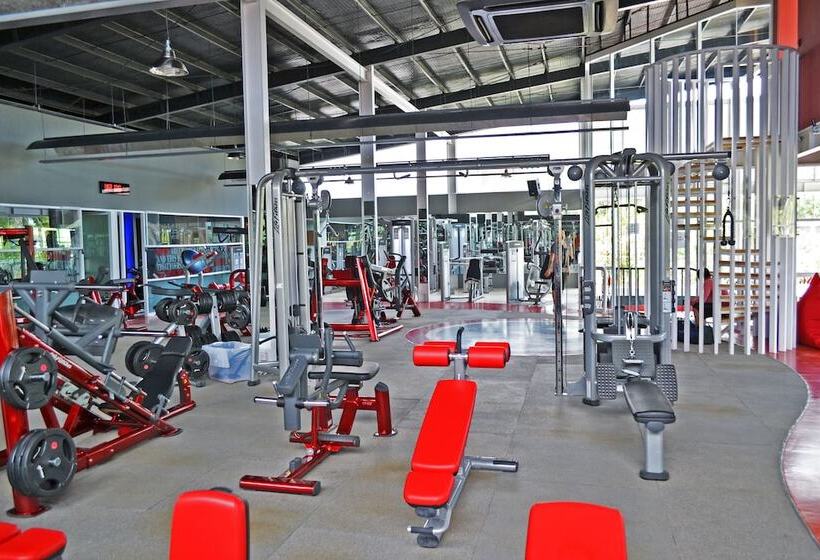 Harris Hotel & Residences Sunset Road