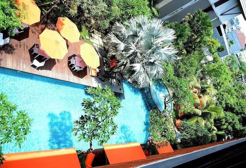 Harris Hotel & Residences Sunset Road