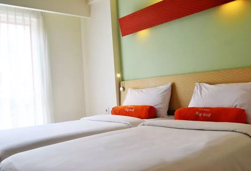 Harris Hotel & Residences Sunset Road