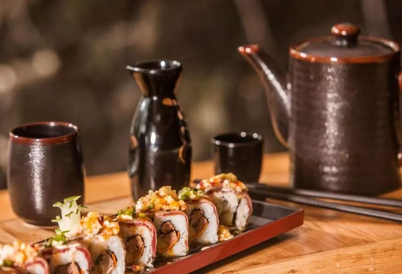 هتل Hennessy Park