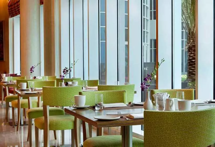 هتل Hilton Doha