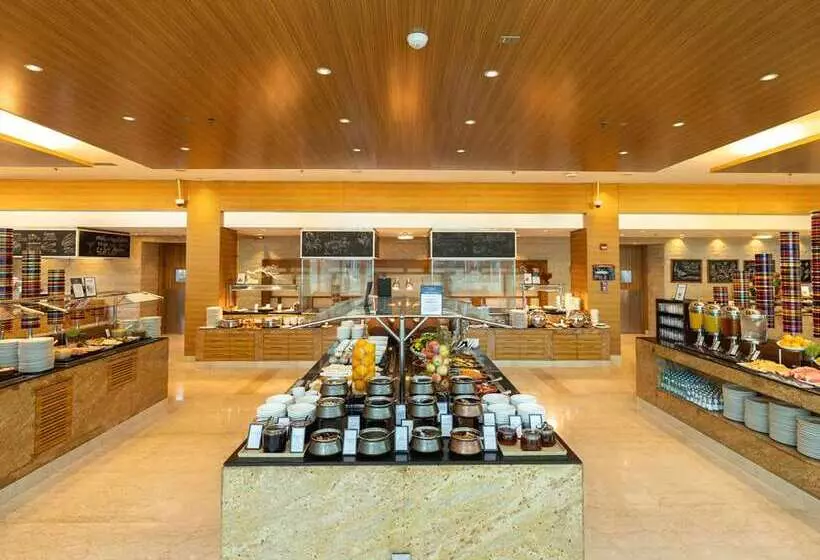هتل Hilton Doha