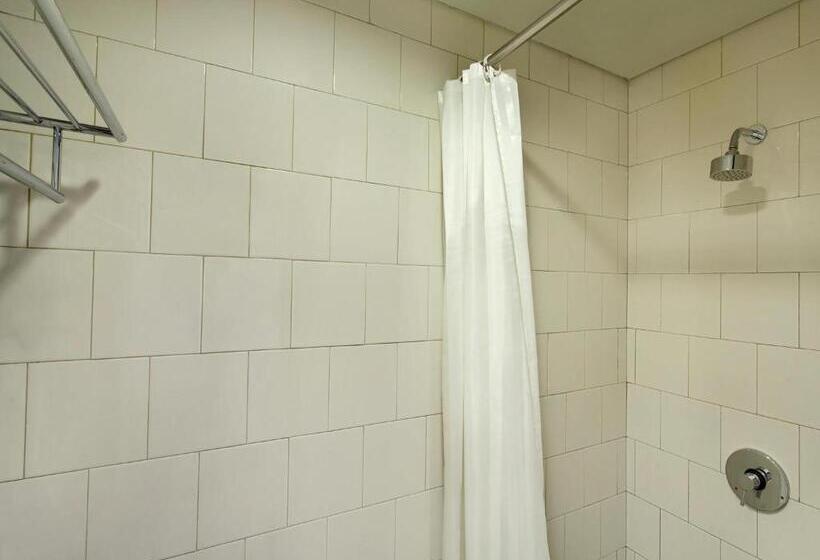 בית מלון כפרי Ibis Budget Jakarta Cikini