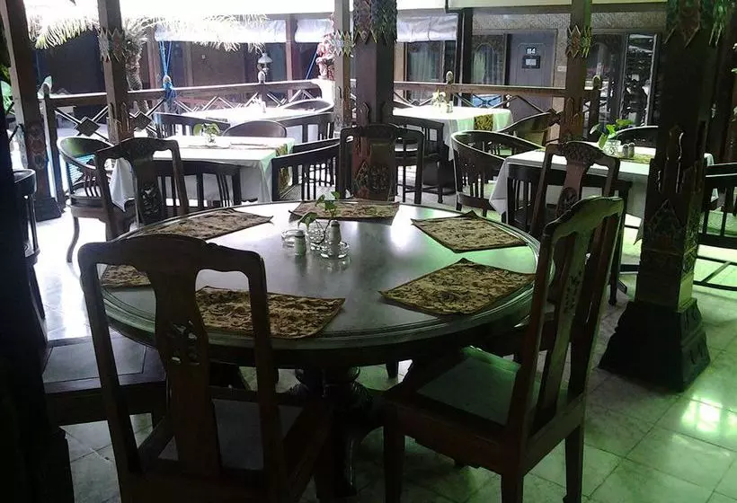 호텔 Istana Batik Ratna