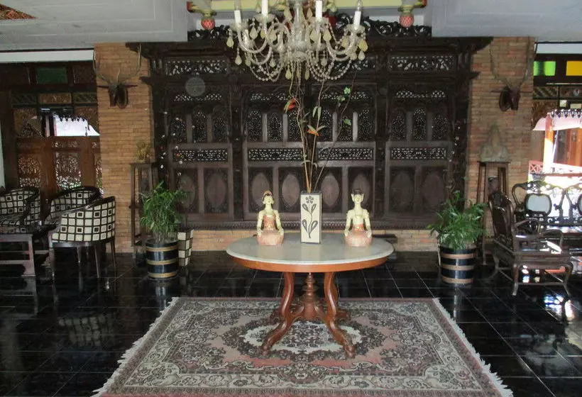 호텔 Istana Batik Ratna