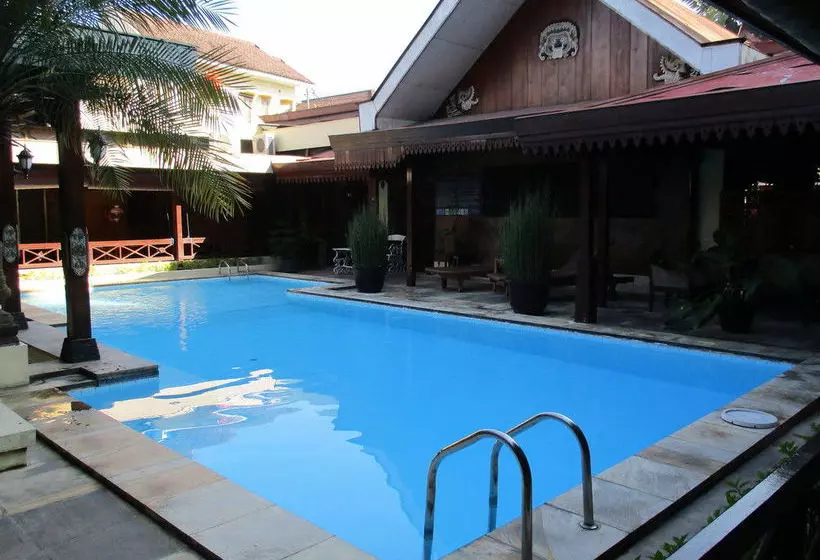 호텔 Istana Batik Ratna