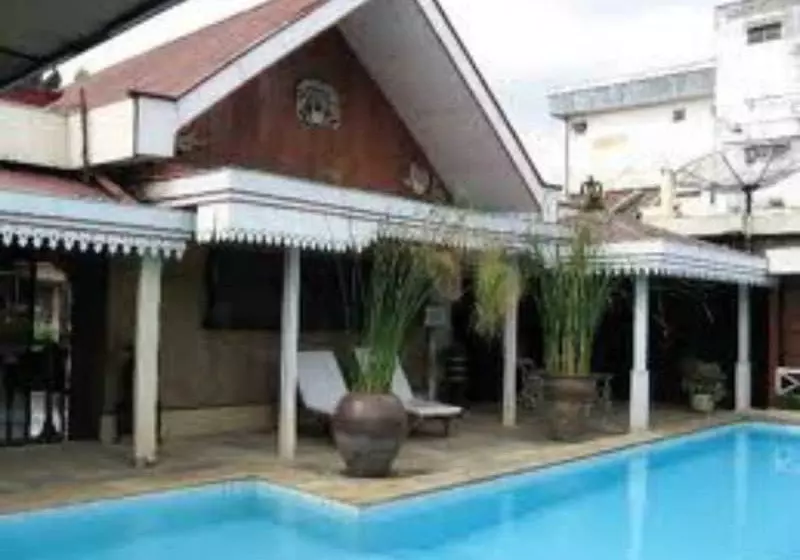 호텔 Istana Batik Ratna