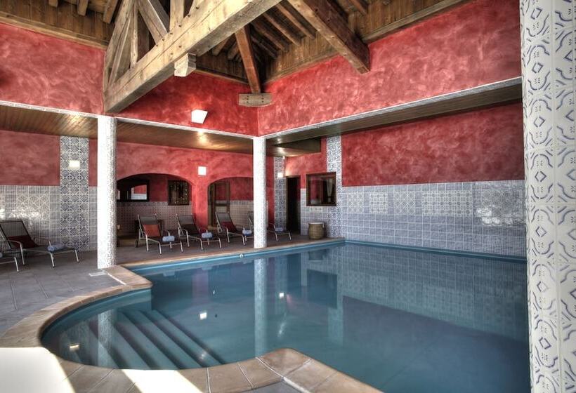 هتل Les Suites Du Montana By Les Etincelles