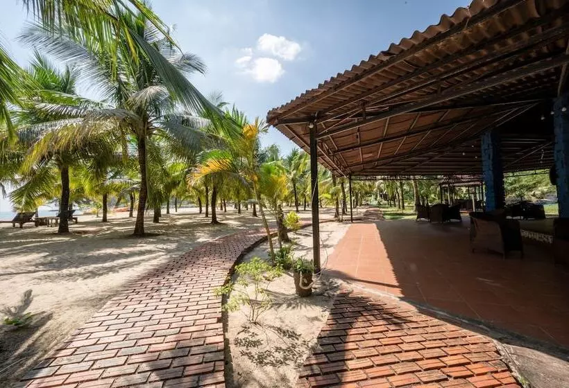 هتل Chez Carole Beach Resort & Spa