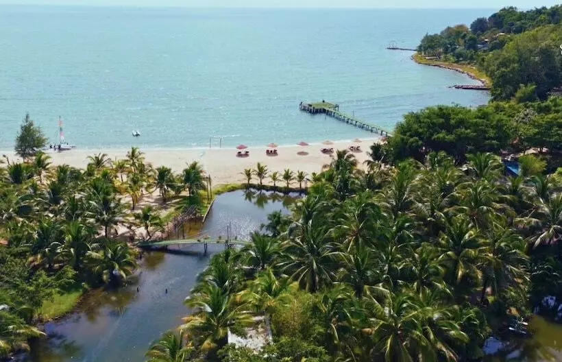 هتل Chez Carole Beach Resort & Spa