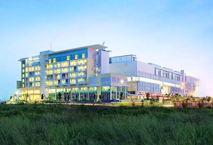 هتل Santika Bsd City Serpong