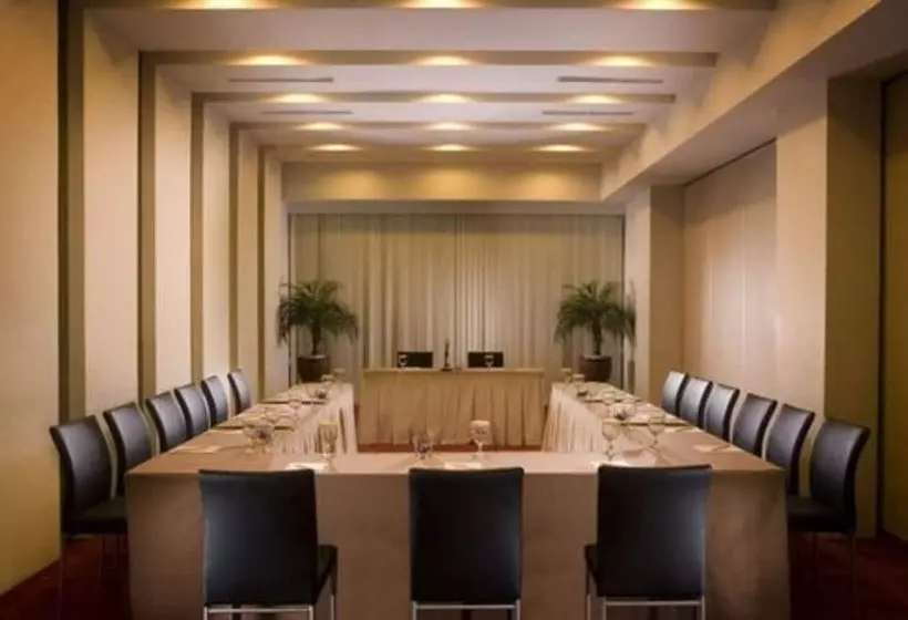 هتل Santika Bsd City Serpong