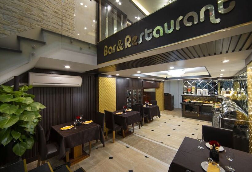 Splendid Star Grand Hotel And Spa