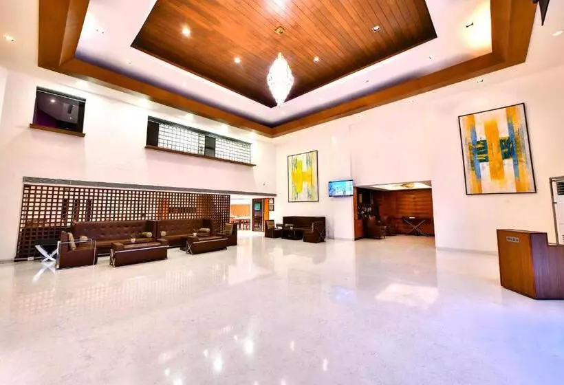 בית מלון כפרי The Fern Residency, Subhash Bridge, Ahmedabad