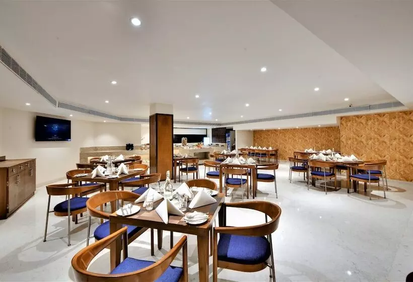 בית מלון כפרי The Fern Residency, Subhash Bridge, Ahmedabad