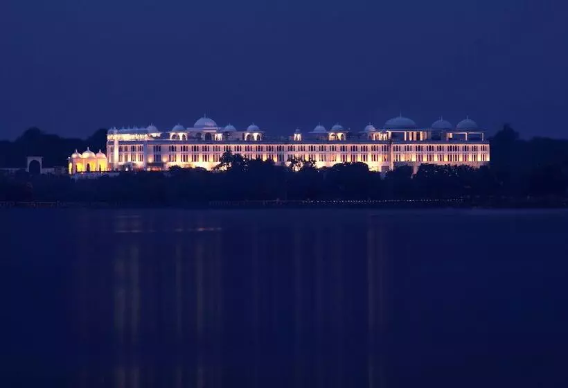 Radisson Blu Udaipur Palace Resort & Spa