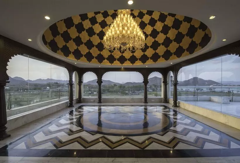 Radisson Blu Udaipur Palace Resort & Spa