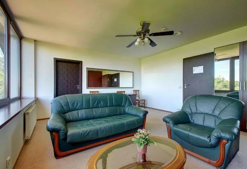 تختخواب و صبحانه Aero