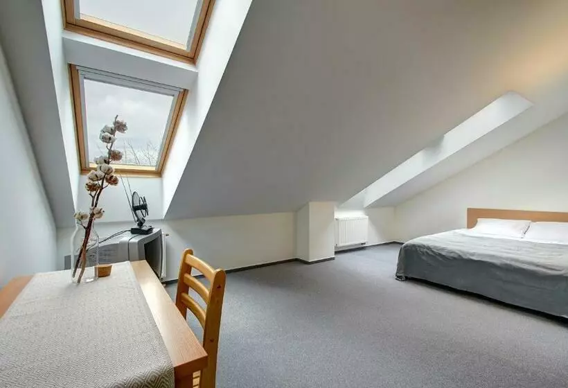 تختخواب و صبحانه Aero