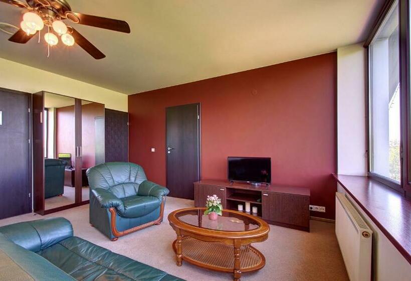 تختخواب و صبحانه Aero