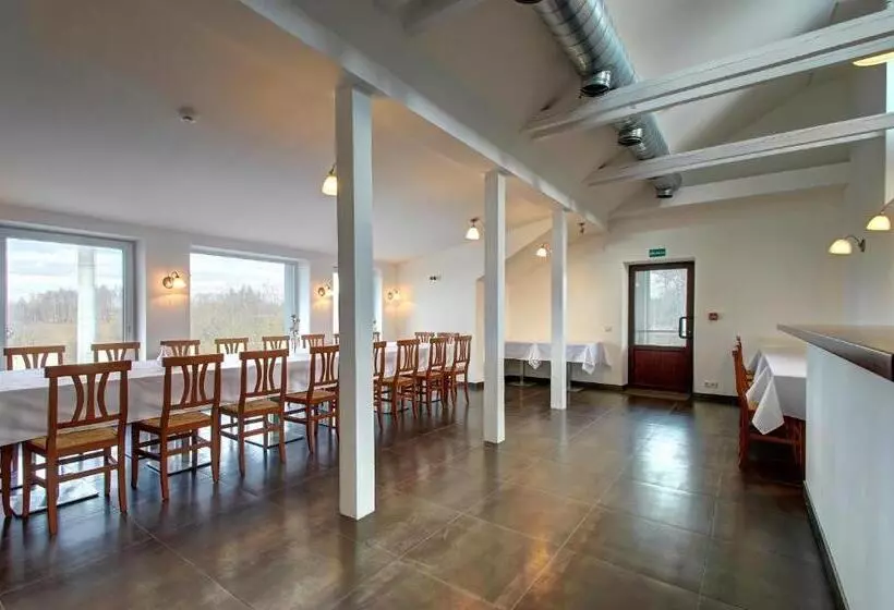 تختخواب و صبحانه Aero