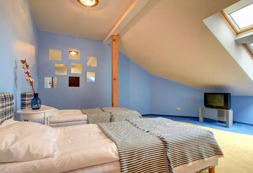 تختخواب و صبحانه Aero