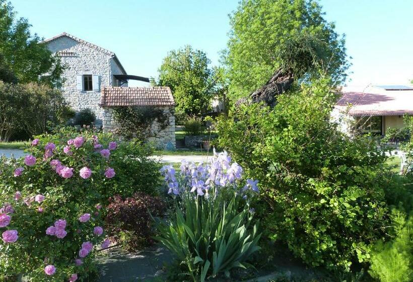 Bed and Breakfast Gite De Groupe 15p, 7 Ch, 6 Sdb, Parc Et Salle De Réception, Ou Chambres D Hotes