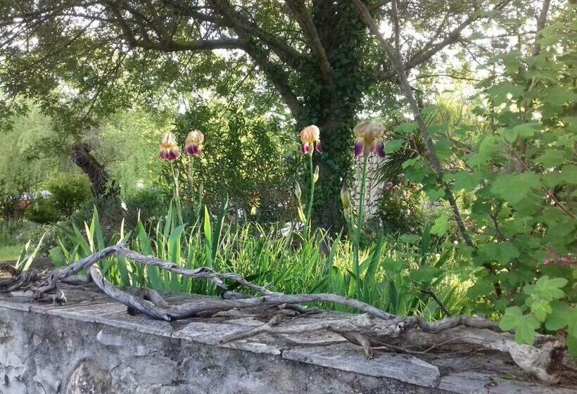 Bed and Breakfast Gite De Groupe 15p, 7 Ch, 6 Sdb, Parc Et Salle De Réception, Ou Chambres D Hotes