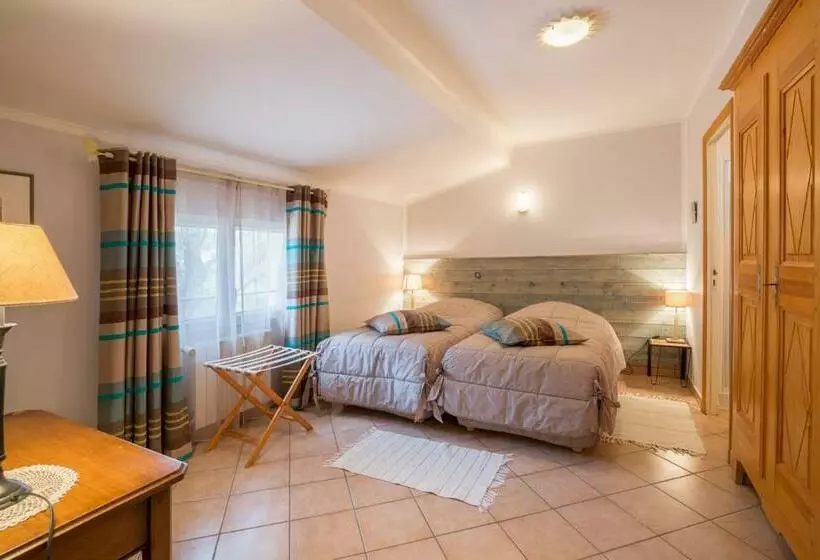 Aamiaismajoitus (B&B) Gite De Groupe 15p, 7 Ch, 6 Sdb, Parc Et Salle De Réception, Ou Chambres D Hotes