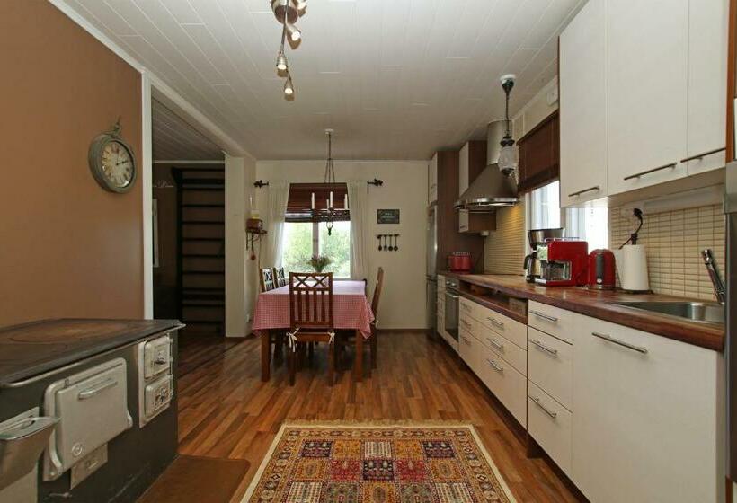 צימר Pajula Majatalo