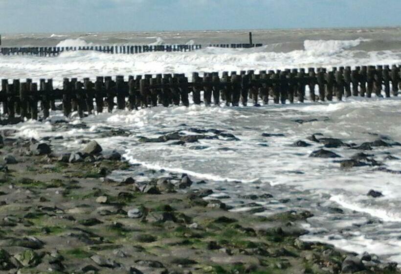 مبيت وإفطار Searose B@b