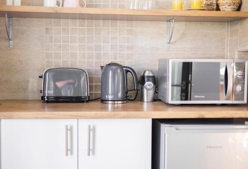 Bed and Breakfast Three Small Trees