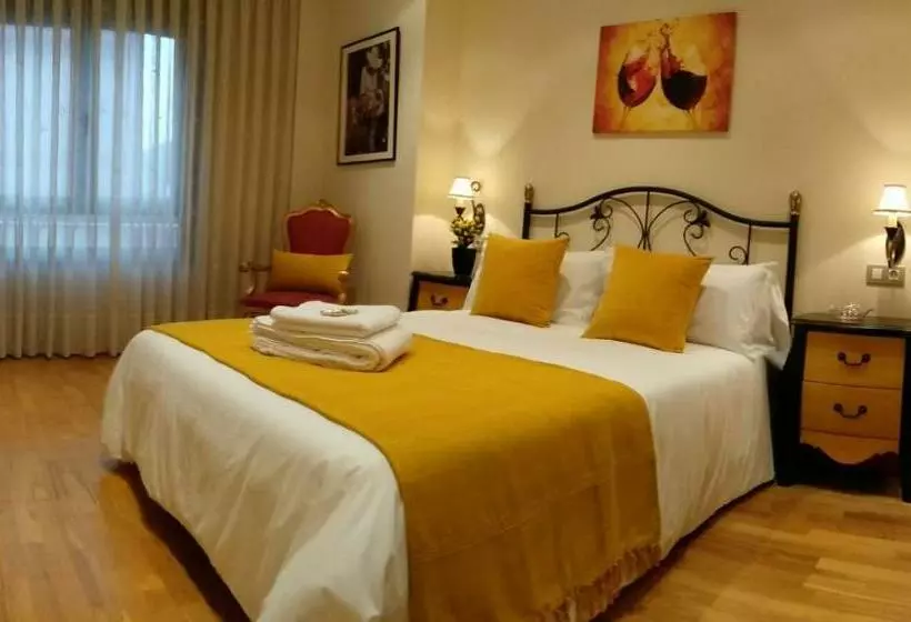 هتل Claren S Guesthouse