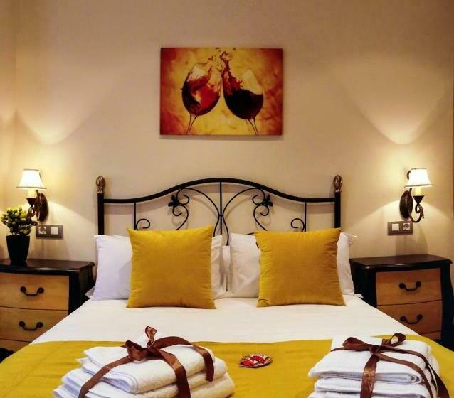 Отель Claren S Guesthouse