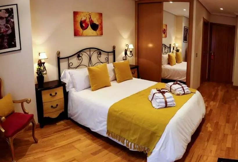 هتل Claren S Guesthouse