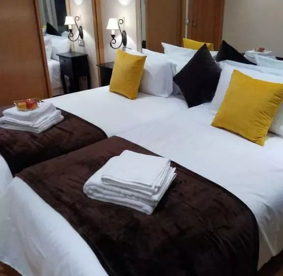 هتل Claren S Guesthouse