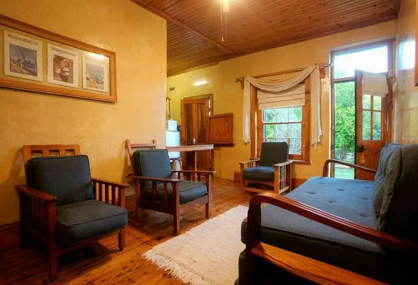 ホテル Finchley Farm Cottages