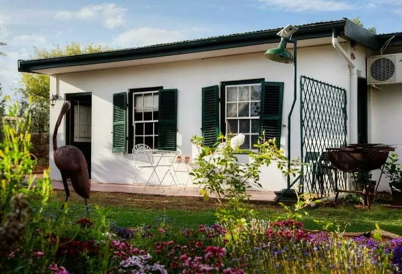 ホテル Finchley Farm Cottages