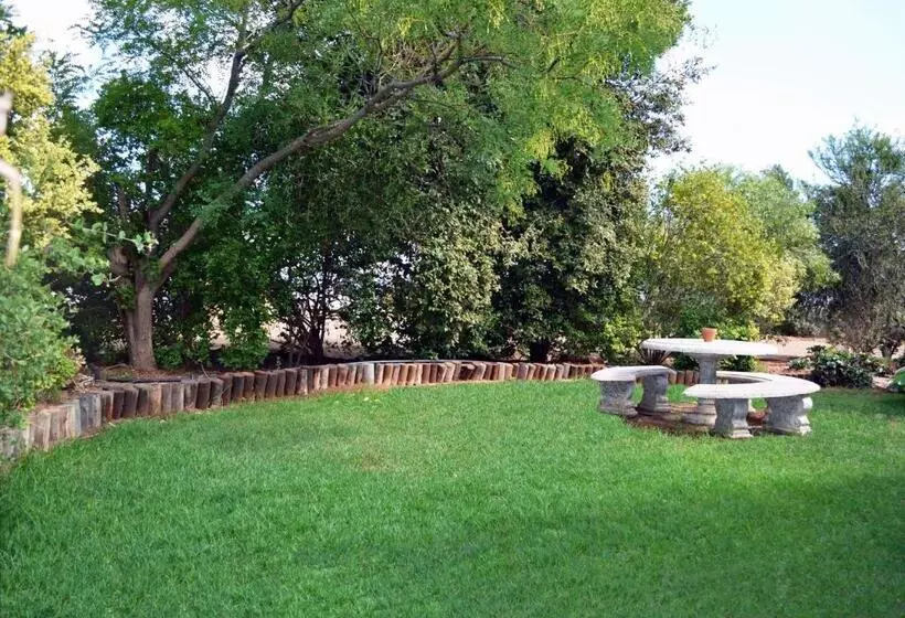 ホテル Finchley Farm Cottages