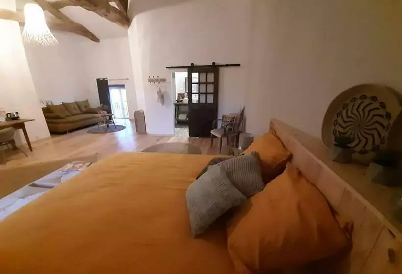 La Grange De La Batone   Bed And Breakfast