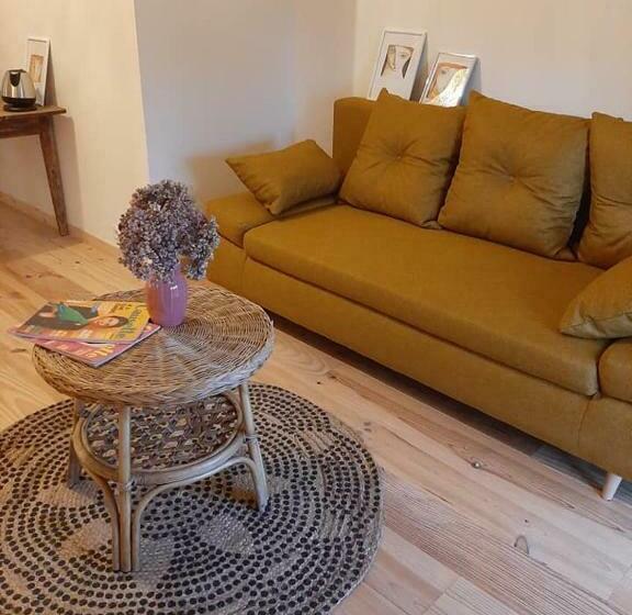 La Grange De La Batone Bed And Breakfast