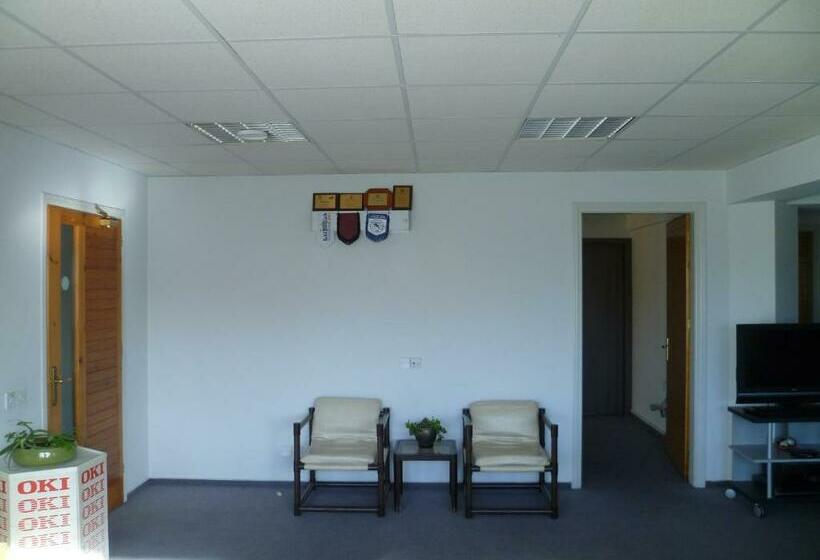 پانسیون Datacom Guest House