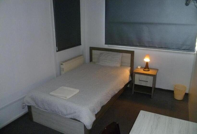 پانسیون Datacom Guest House