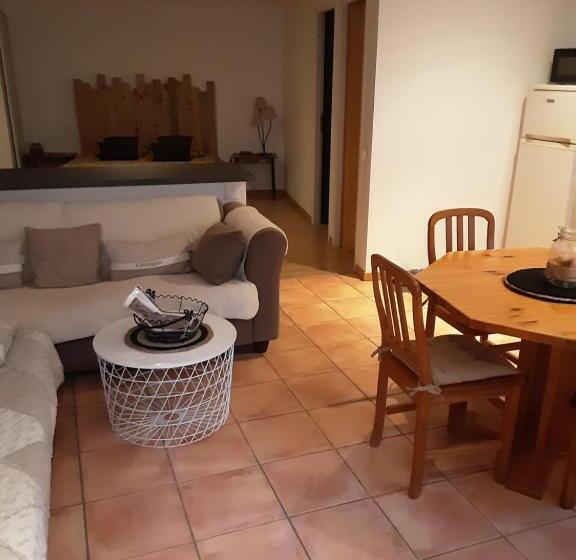 بنسيون La Petite Cabrière