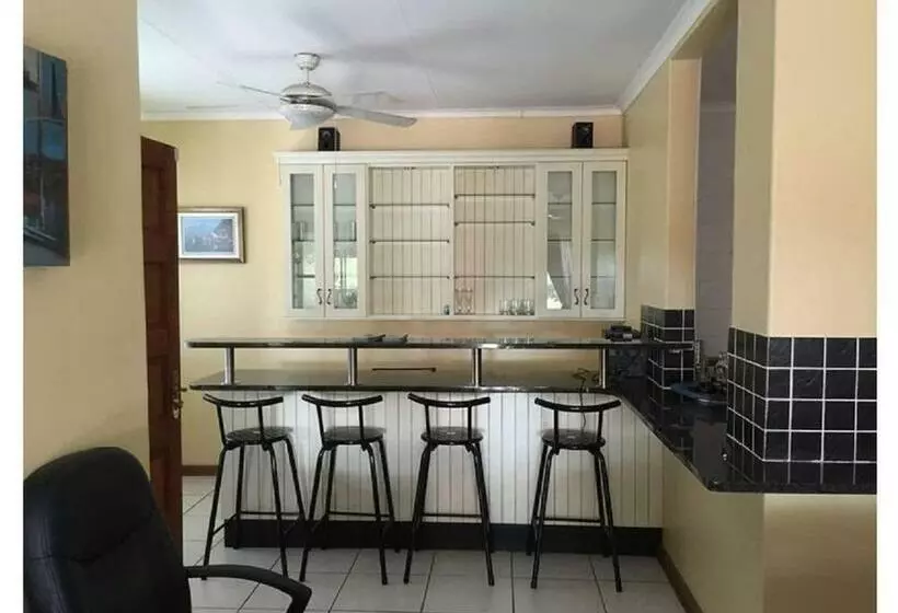 ペンション Lala Bela Guest House