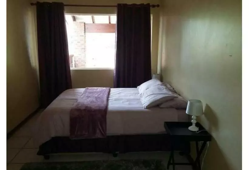 ペンション Lala Bela Guest House