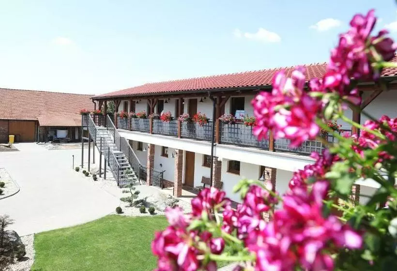 Majatalo Penzion Blatnice