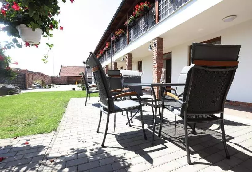 Majatalo Penzion Blatnice