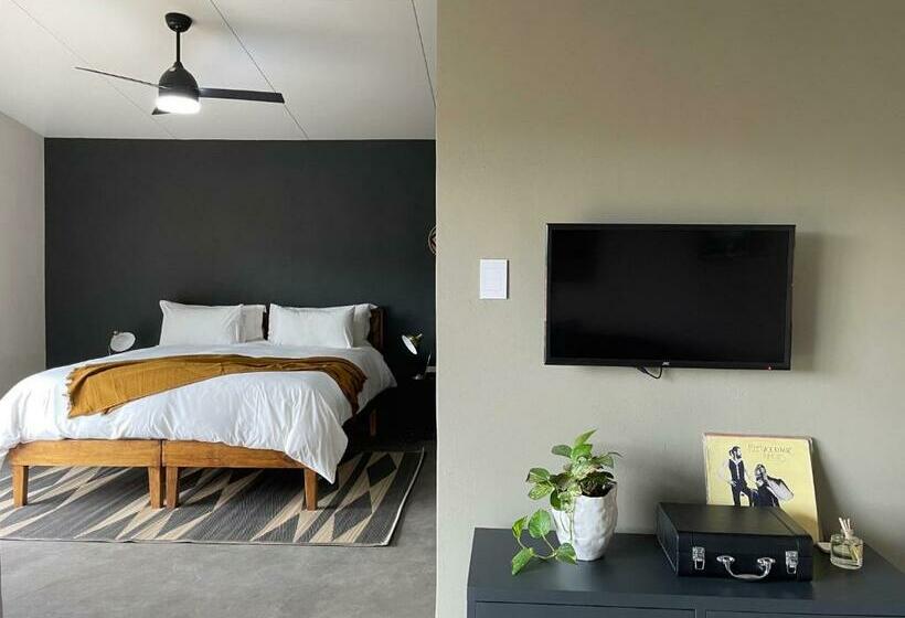 بنسيون The Goodland Cottages